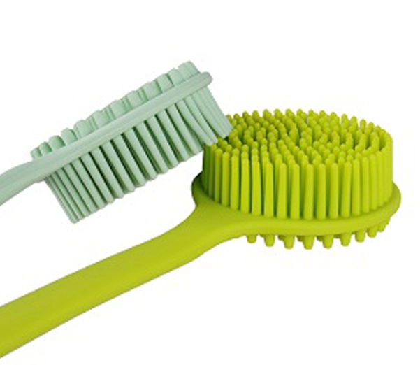 Silicone vs. Traditional Bath Brush Materials